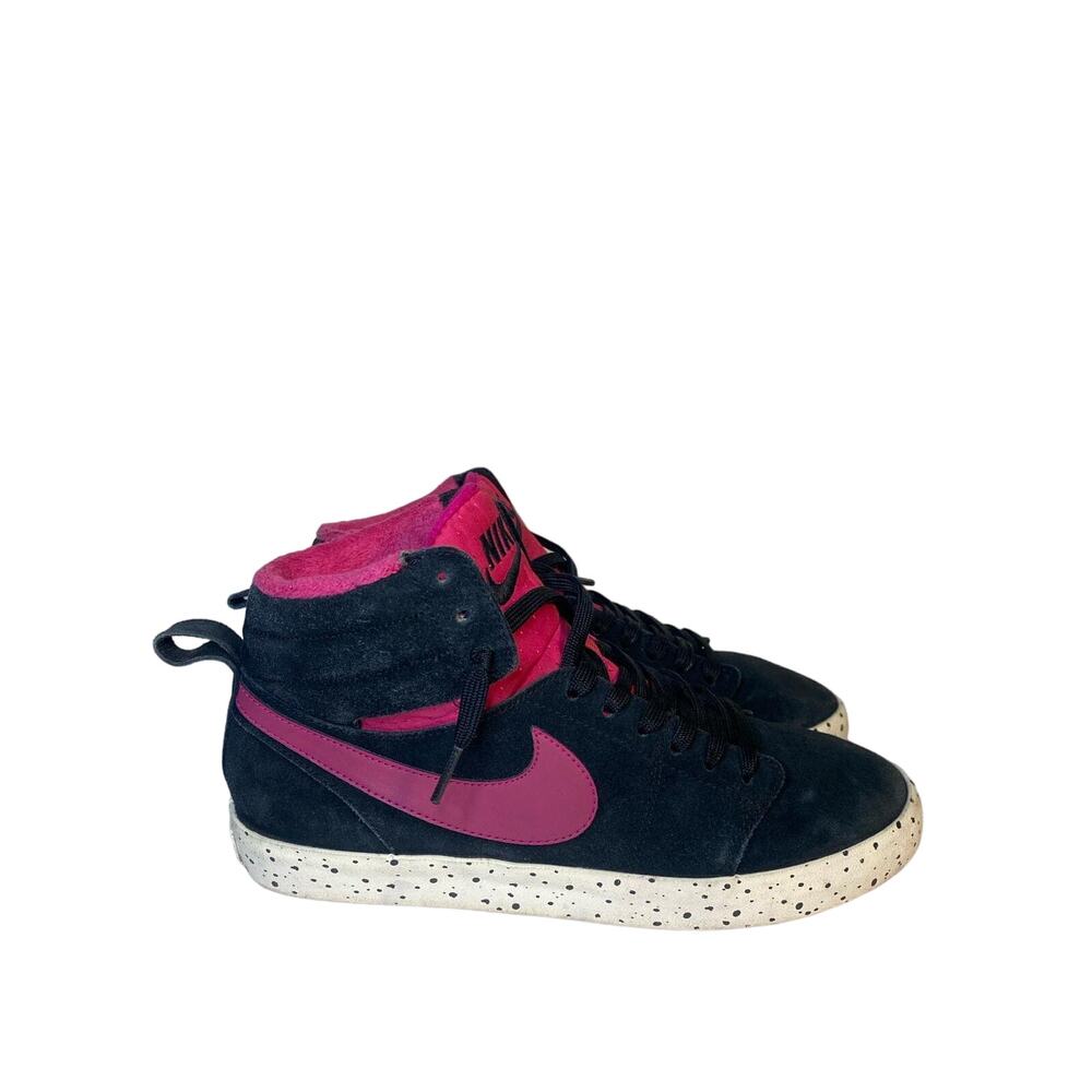 Nike Black & Pink‎ Hally Hoop Sneakers